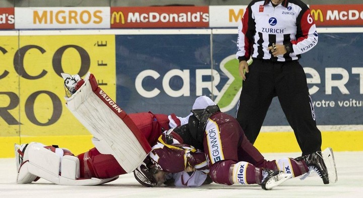 Brankárska legenda pozametala ľad s dlhodobo najmenším hráčom NHL